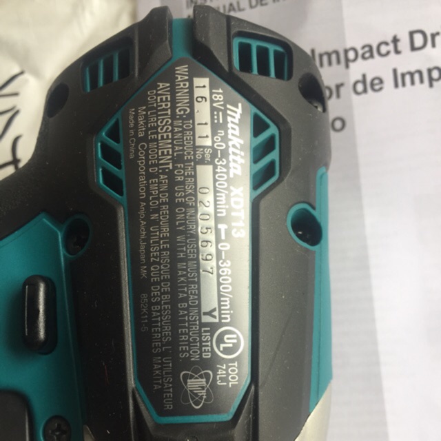 Máy vặn vít Makita Xdt13