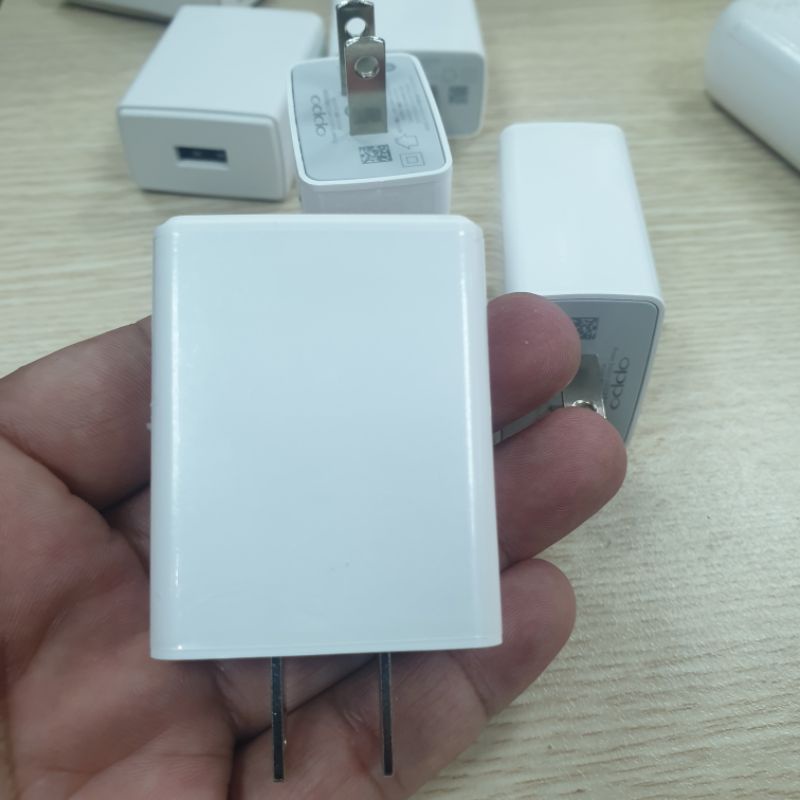 Củ oppo 5v-2a, mã 933.bán buôn .bảo hành 12 tháng a