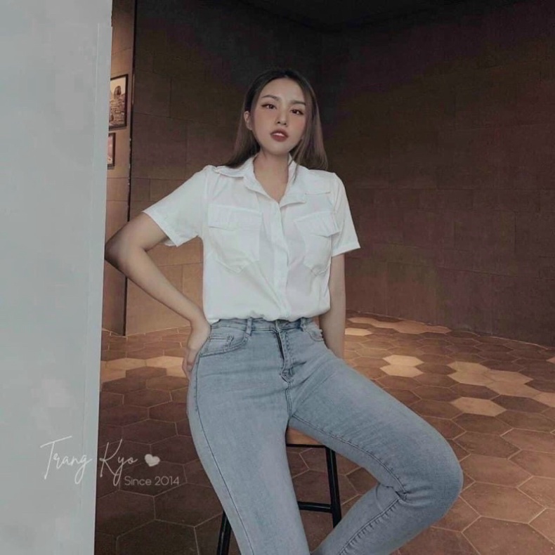 Áo sơ mi cộc tay 2 túi hot 2022 babydoll bánh bèo mầu trắng cá tính nặng động