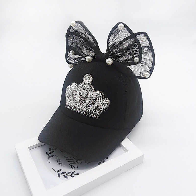 Mũ lưỡi trai in hình vương miện đính ngọc trai giả cho bé gái