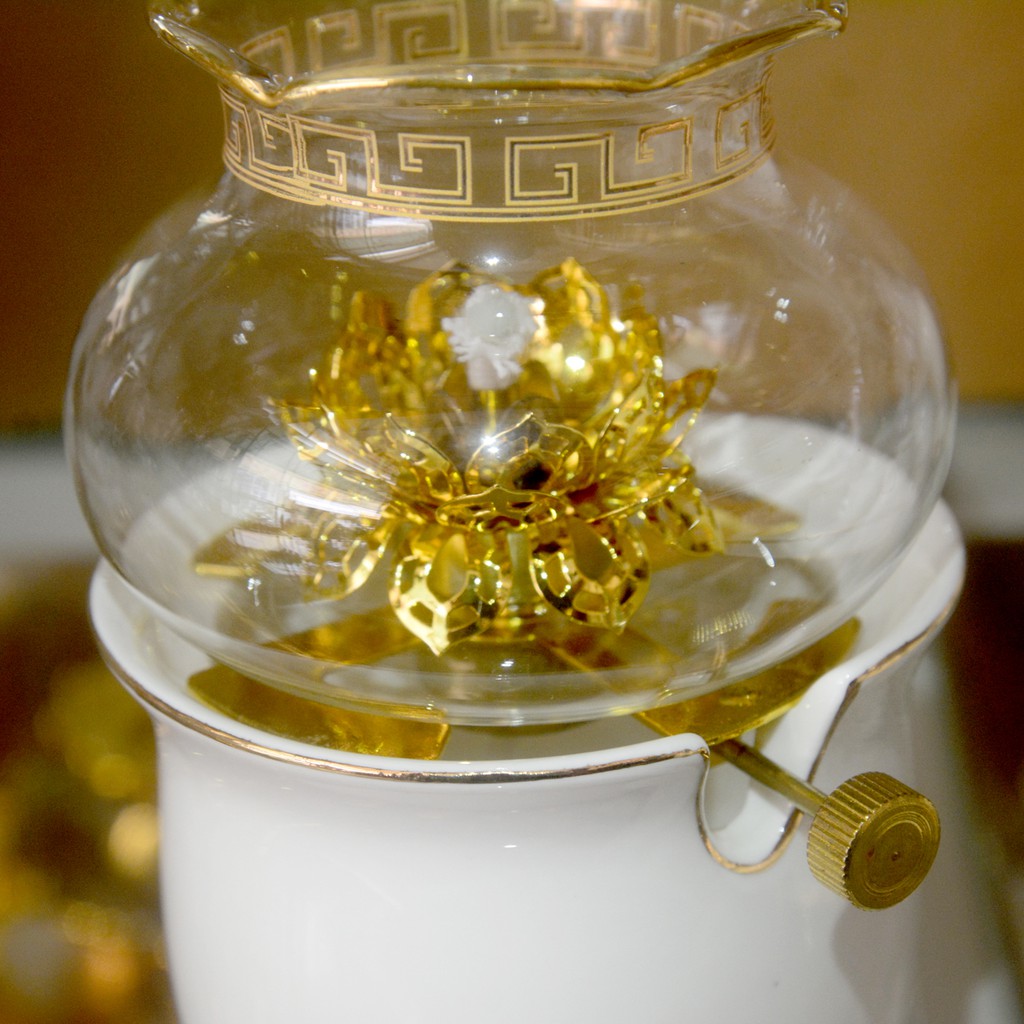 Đèn dầu thờ cúng bàn thờ gốm sứ trắng