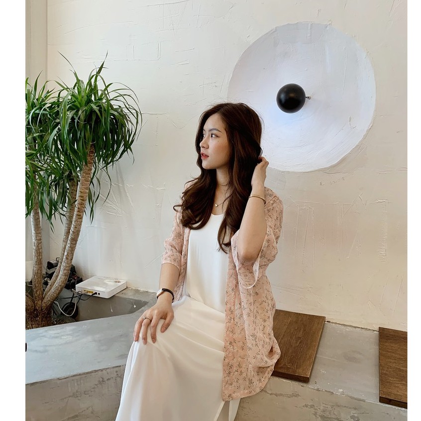 Áo khoác kimono hoa nhí nền hồng pastel | BigBuy360 - bigbuy360.vn