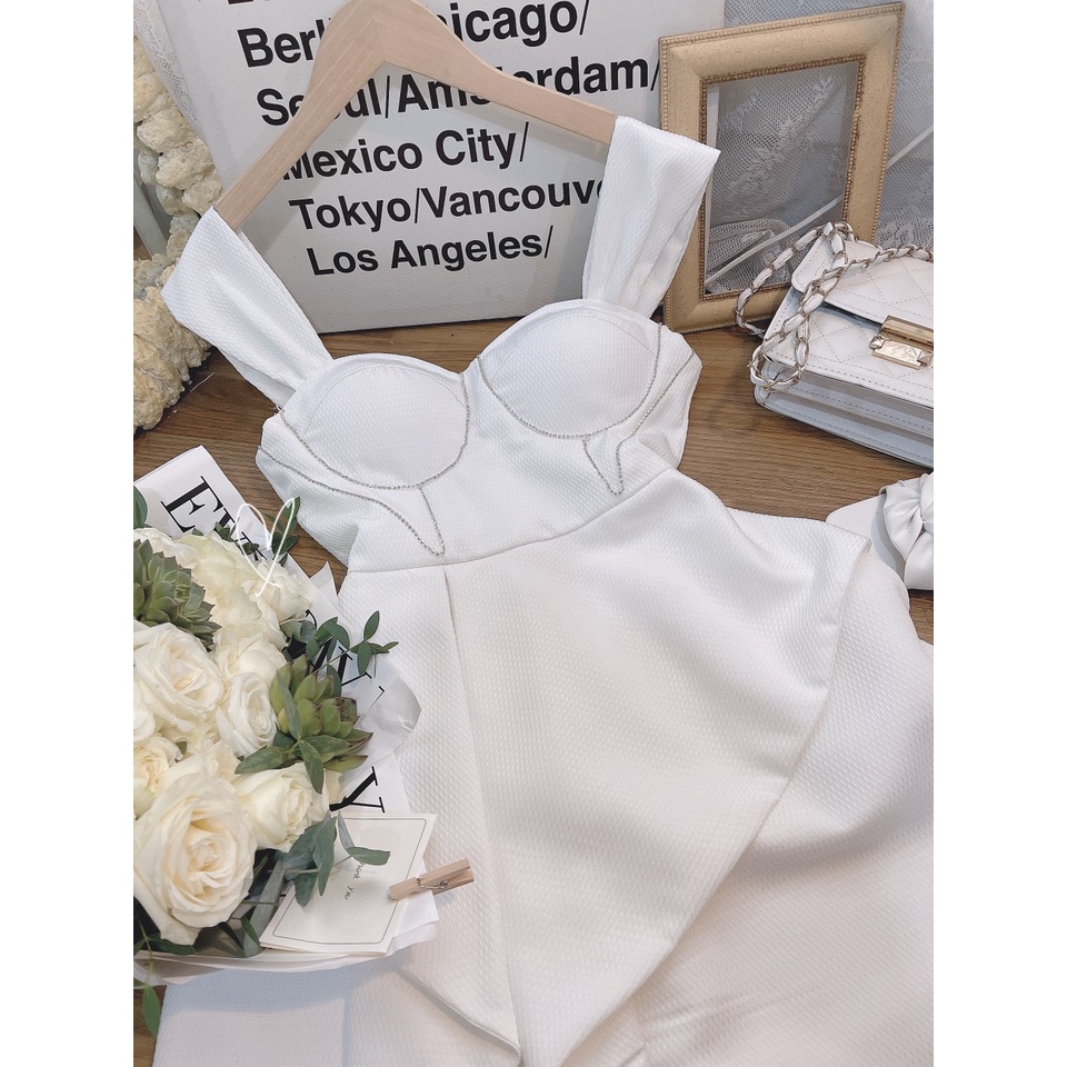 ĐẦM DẠ CÚP NGỰC TAY BẢN TO XẾP TÀ ĐÍNH ĐÁ CAO CẤP