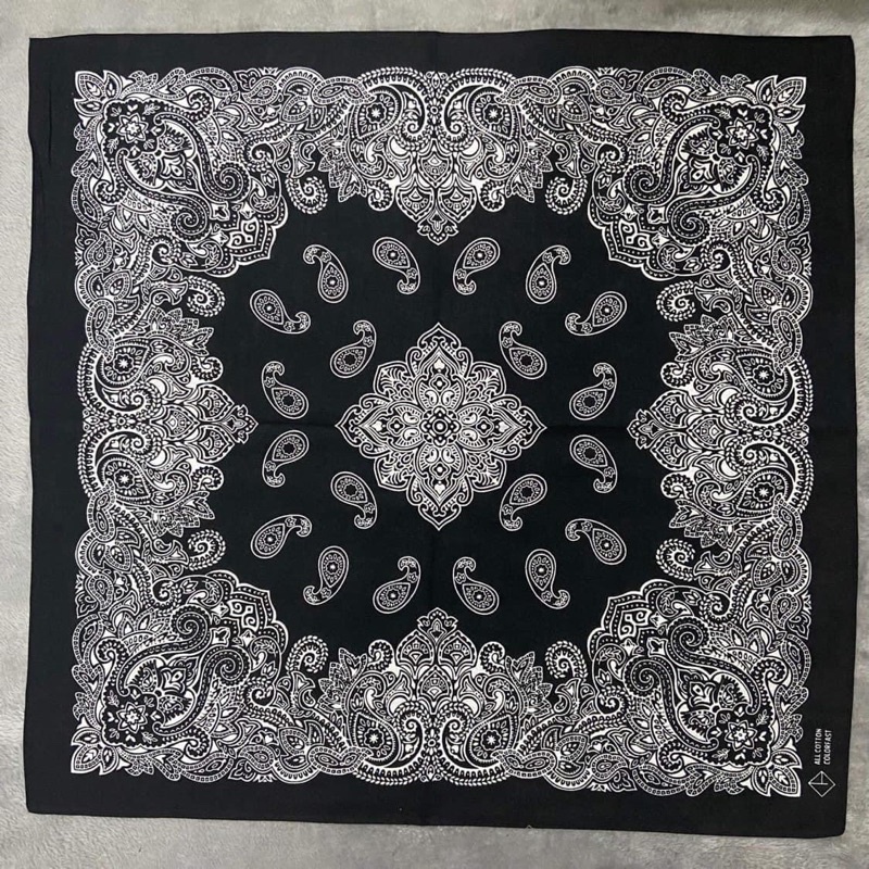 Khăn bandana hoa văn đối xứng size 55x55cm