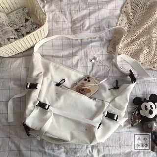 Túi đeo chéo unisex kèm Ếch
