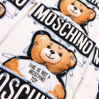 Áo phông Moschino