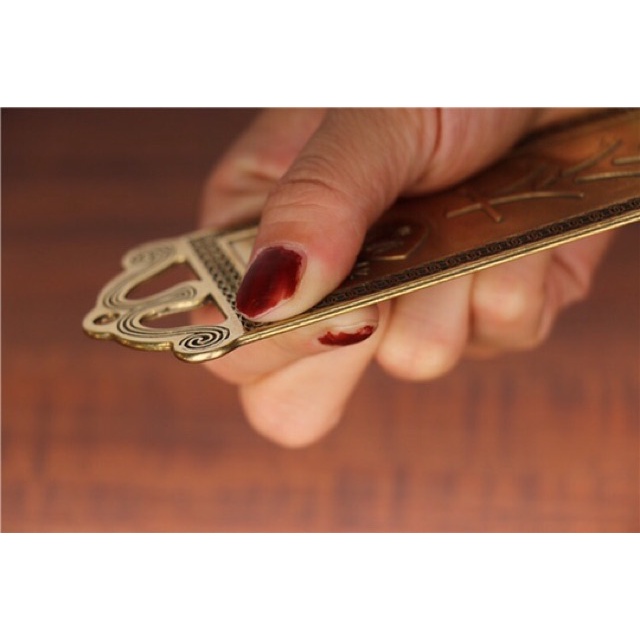 Thiên quan tứ Phước bằng đồng: hoá giải 2 nhà cửa đối nhau