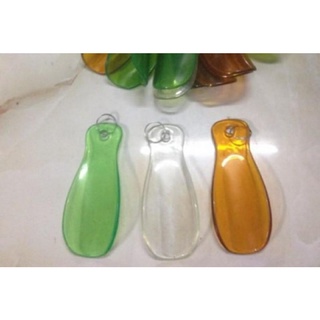 Móc khóa kết hợp đón gót giày,dụng cụ hỗ trợ xỏ đuôi giày