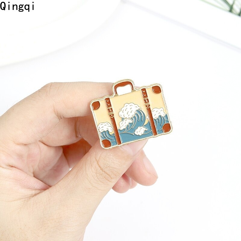 Ghim cài áo Miss Zoe hoạt hình dễ thương