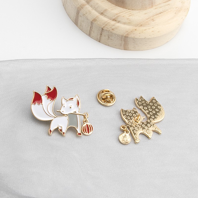 Ghim Cài Áo Hình Con Cáo Đuôi Dài Thời Trang