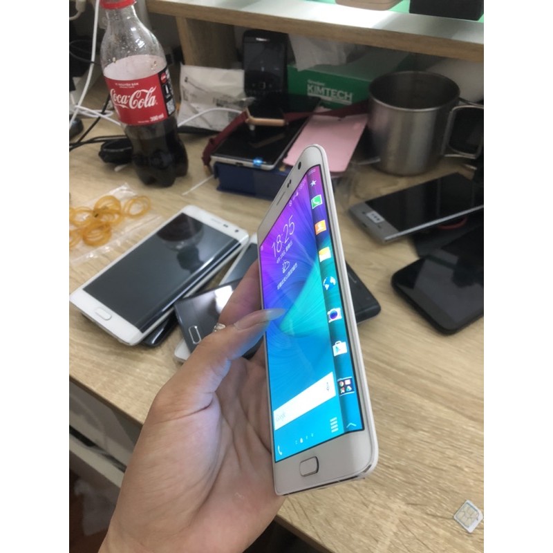 Điện thoại samsung galaxy note edge thời thượng