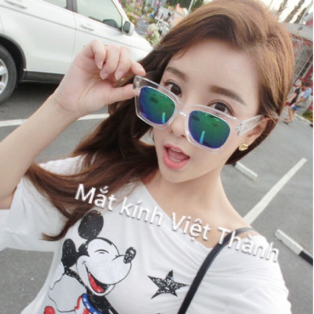 Kính V trong suốt gương bản tO form lớn .