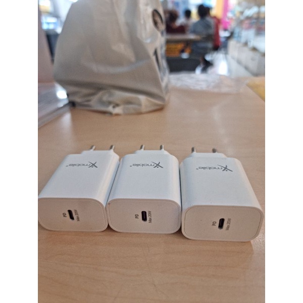 Adapter Sạc TypeC PD 20W Xmobile TCE20W Trắng