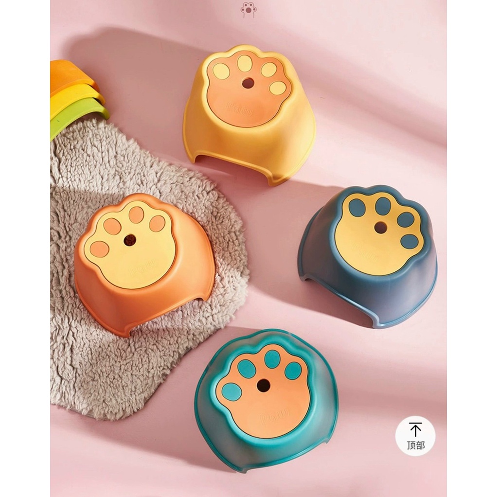 Ghế nhựa nhiều màu sắc dễ thương cho bé