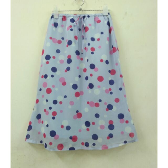 Chân váy bóng màu