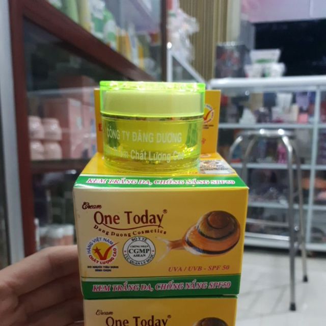 KEM "ONE TODAY" TRẮNG DA & CHỐNG NẮNG 9G!