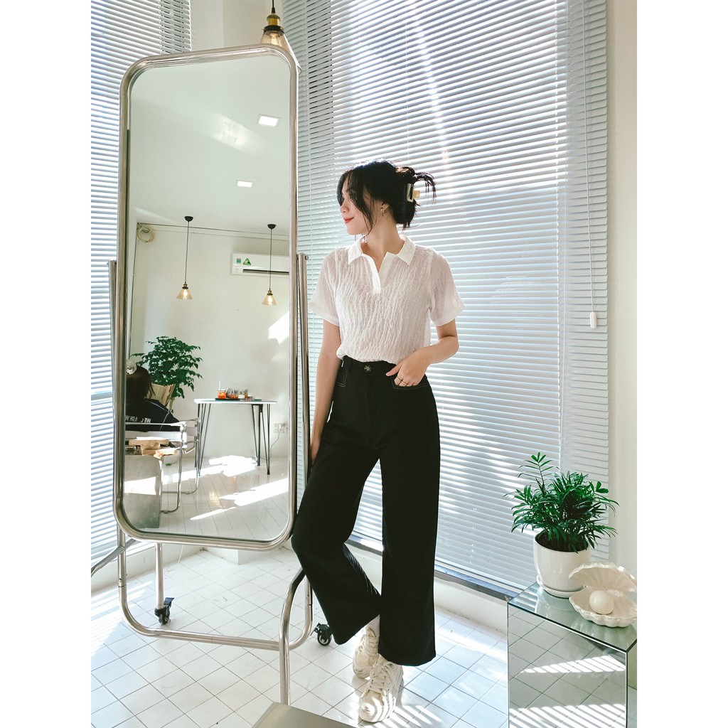 Áo trắng có cổ