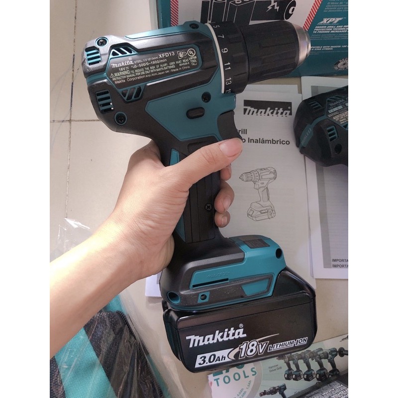 Bộ Combo Makita 18v XT281S