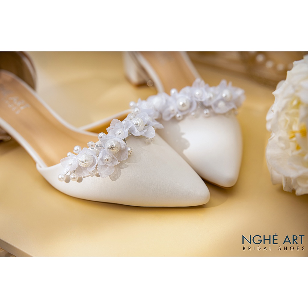 Giày cưới Nghé Art gót vuông đính hoa voan ngọc 384
