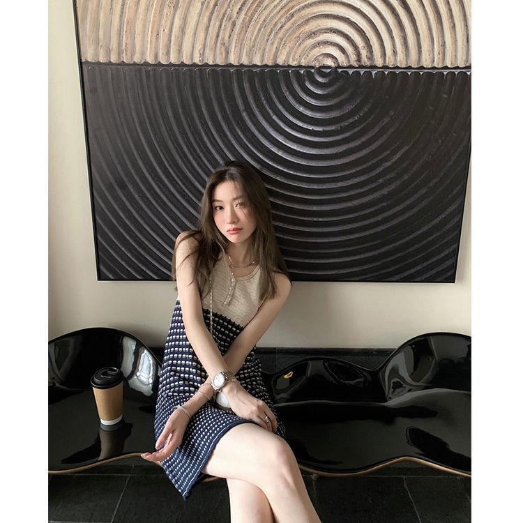 Xiaoxiangfeng knitted dress slim to show lean temperament, advanced striped vest, short skirt, children's 2022 new style