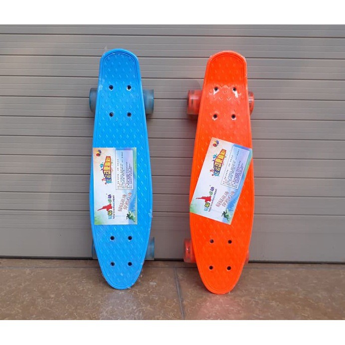 Ván trượt Skate board cho bé (4 bánh phát sáng)