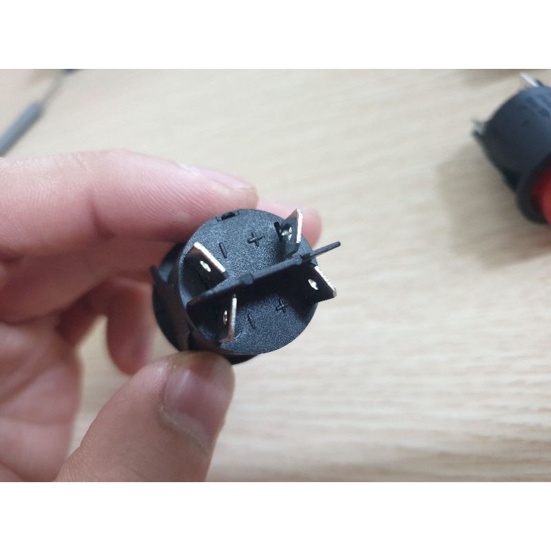 Công tắc nguồn xe điện trẻ em loại lớn 4 chân, 2,3cm
