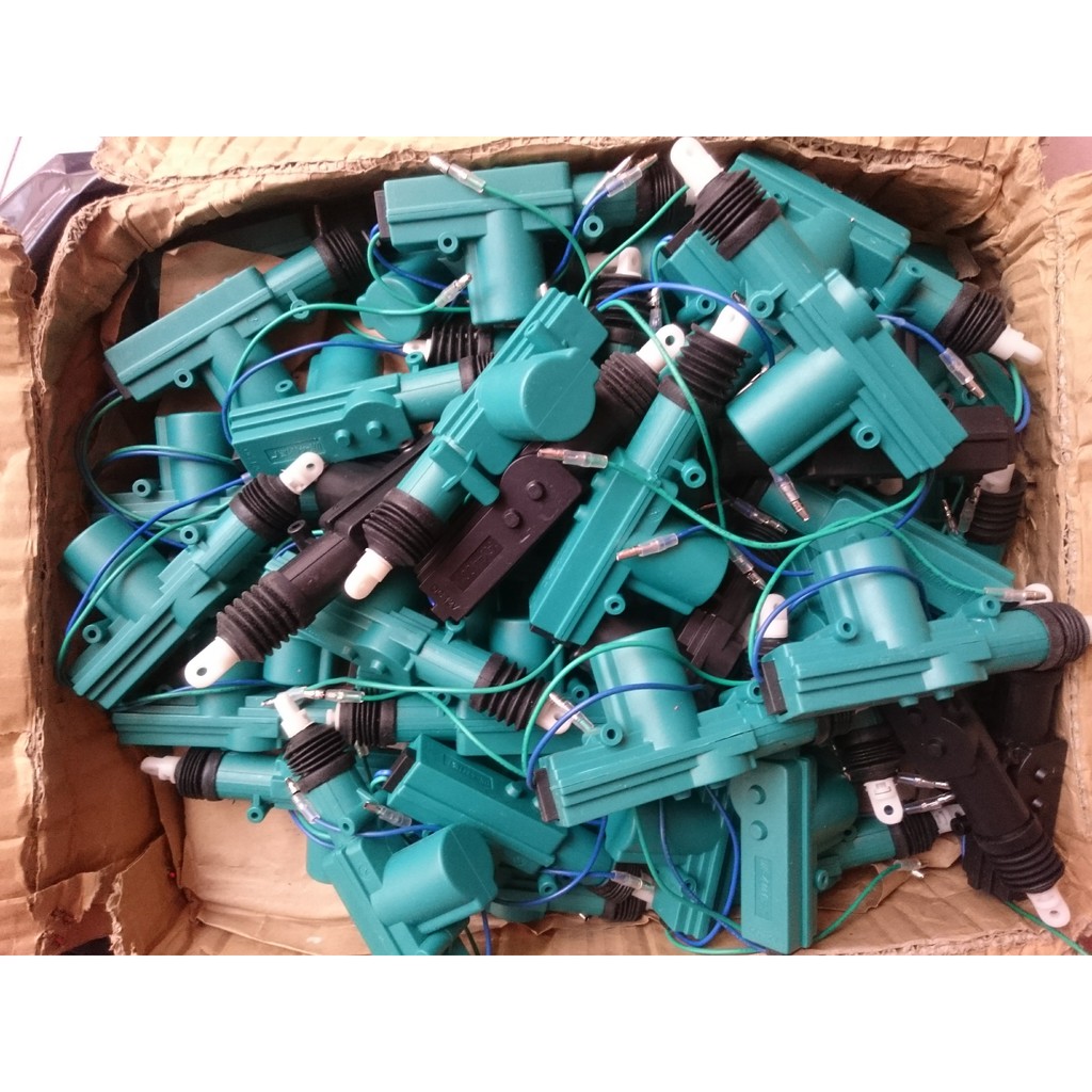 Chuột/ cóc mở yên xe màu xanh , khóa trung tâm xe hơi 12V 2 dây loại tốt