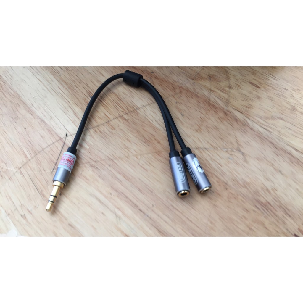 Dây chuyển từ jack 3.5 ly ra 2 lỗ tai nghe loại tốt Unitek dài 0,2m.
