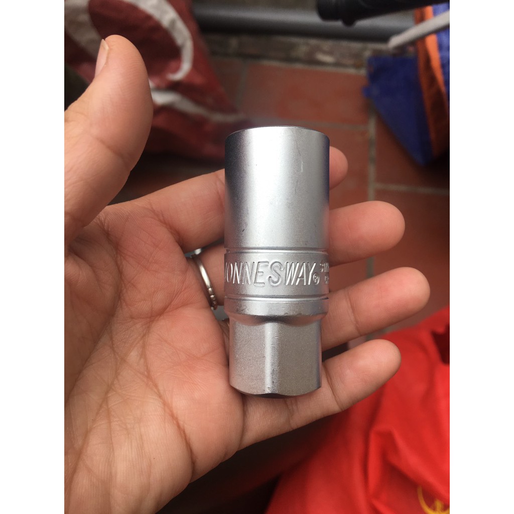 Khẩu tháo bugi đầu 1/2' cỡ 16mm và 21mm jonnesway S17H4216, S17H4221