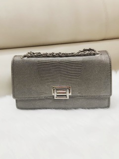 Túi CharlesKeith sần bạc