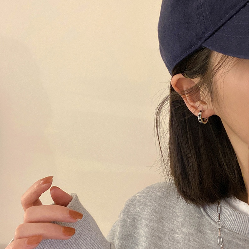 Khuyên Tai Tua Rua Hình Trái Tim Đính Đá Zircon Màu Đen Phong Cách Hàn Quốc Sang Trọng Cho Nữ