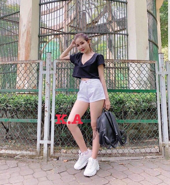 ÁO CROPTOP CỔ V 2 MÀU ĐEN- TRẮNG (video+ảnh thật) | BigBuy360 - bigbuy360.vn