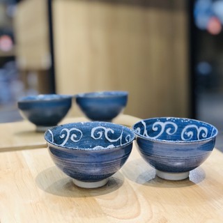 Chén gốm nhỏ hoa văn