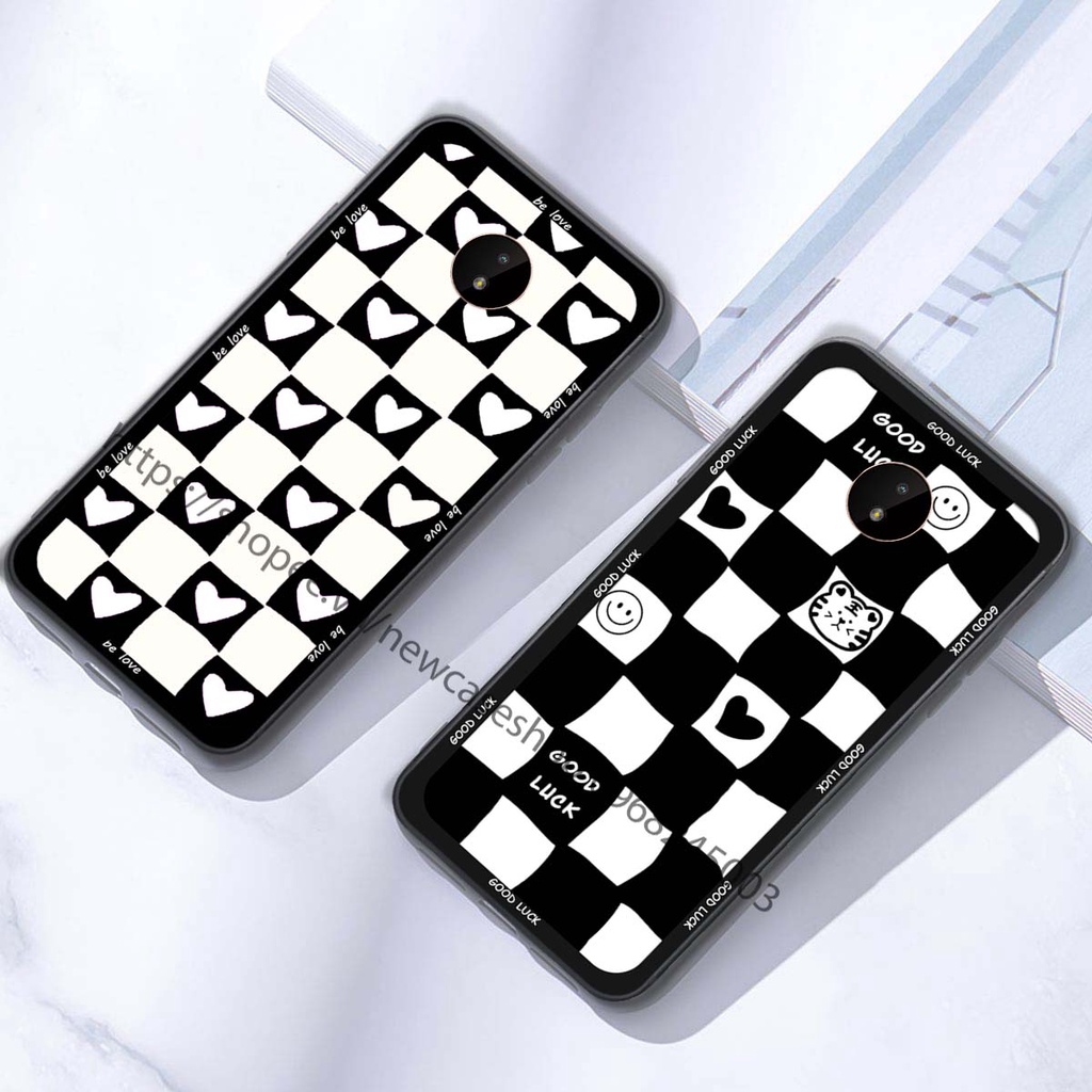 Ốp lưng Nokia C20 / C30 / Nokia 3.4 hình caro trái tim trắng đen.