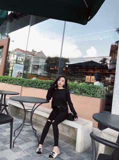 Quần jeans ASOS rách gối