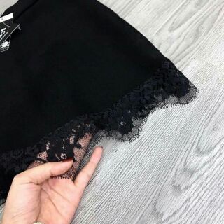 Chân váy chữ A chân ren