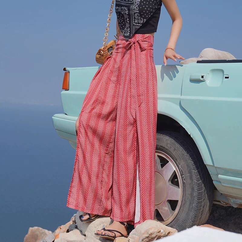 Quần ống rộng thắt eo nữ xẻ tà hoạ tiết sọc đỏ phong cách vintage
