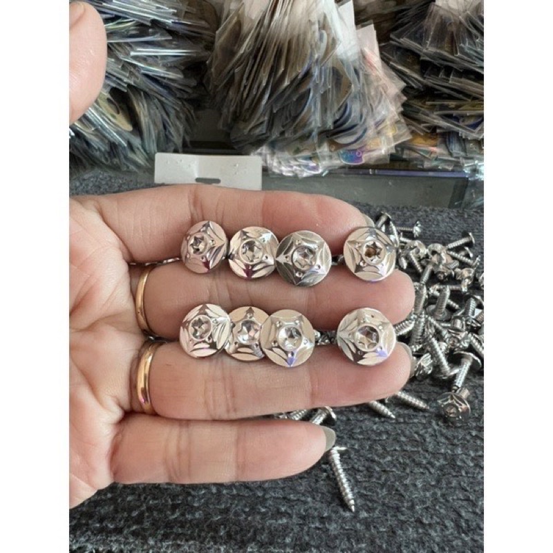 Ốc Dàn Áo Yamaha Mẫu v2 Và ngôi Sao Giá 1 Con