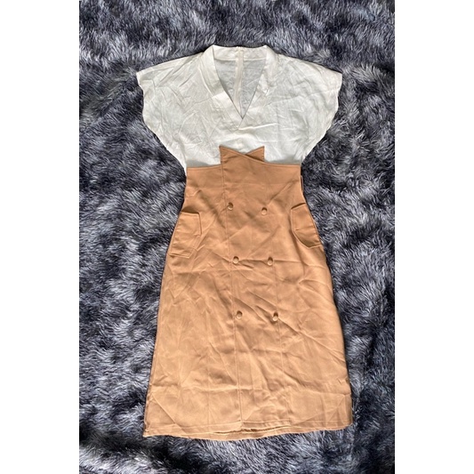 Thanh lý đầm chưa mặc tới new