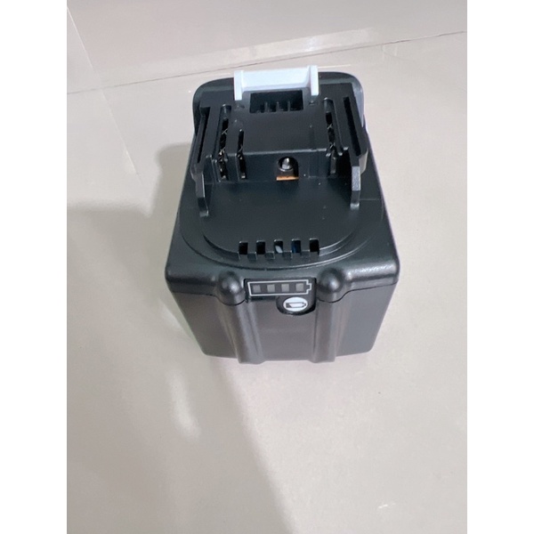 Pin đóng mới makita 18v 6Ah có leb báo pin