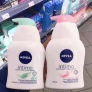 Dung dịch vệ sinh phụ nữ Nive  intimo Đức 250ml