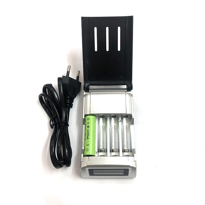 Bộ sạc pin AA/AAA Super Quick CHARGER cao cấp tự động ngắt khi đầy, sạc nhanh có màn LCD báo dung lượng pin.