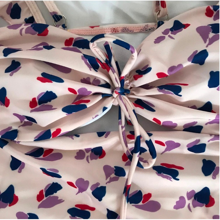 Bikini 1 mảnh họa tiết hoa nhí bèo vai style Hàn Quốc (có video) | BigBuy360 - bigbuy360.vn