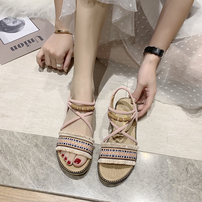 Giày sandal đế bằng phong cách bohemian thời trang đi biển