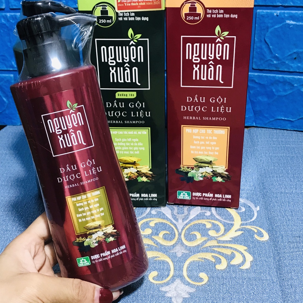 Dầu gội dược liệu Nguyên Xuân XANH-ĐỎ 250ML