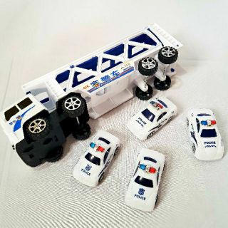 Mô hình xe chở xe chạy bánh đà