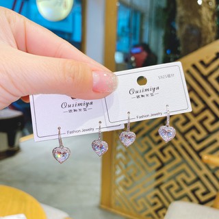 Khuyên tai hình trái tim bọc đá khối sáng lấp lánh B009