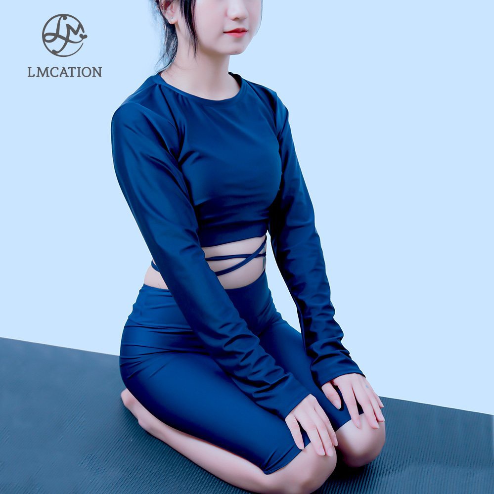 Bộ Đồ Thể Thao Nữ LMcation - Áo Đa Năng Joyce Crop Top &amp; Quần Lửng Rita - Màu Xanh Đen