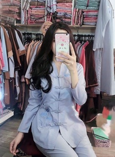 Bà lai tim thêu sen