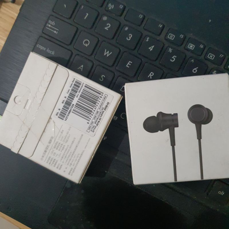 Thanh lý tai nghe Xiaomi in-ear Basic mới 100$